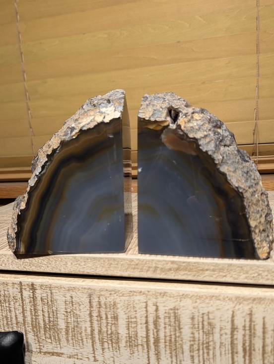 Pair Of Agate Geodes Bookends or Design Pieces Natural Color w/ Quartz Center - Picture 10 of 15